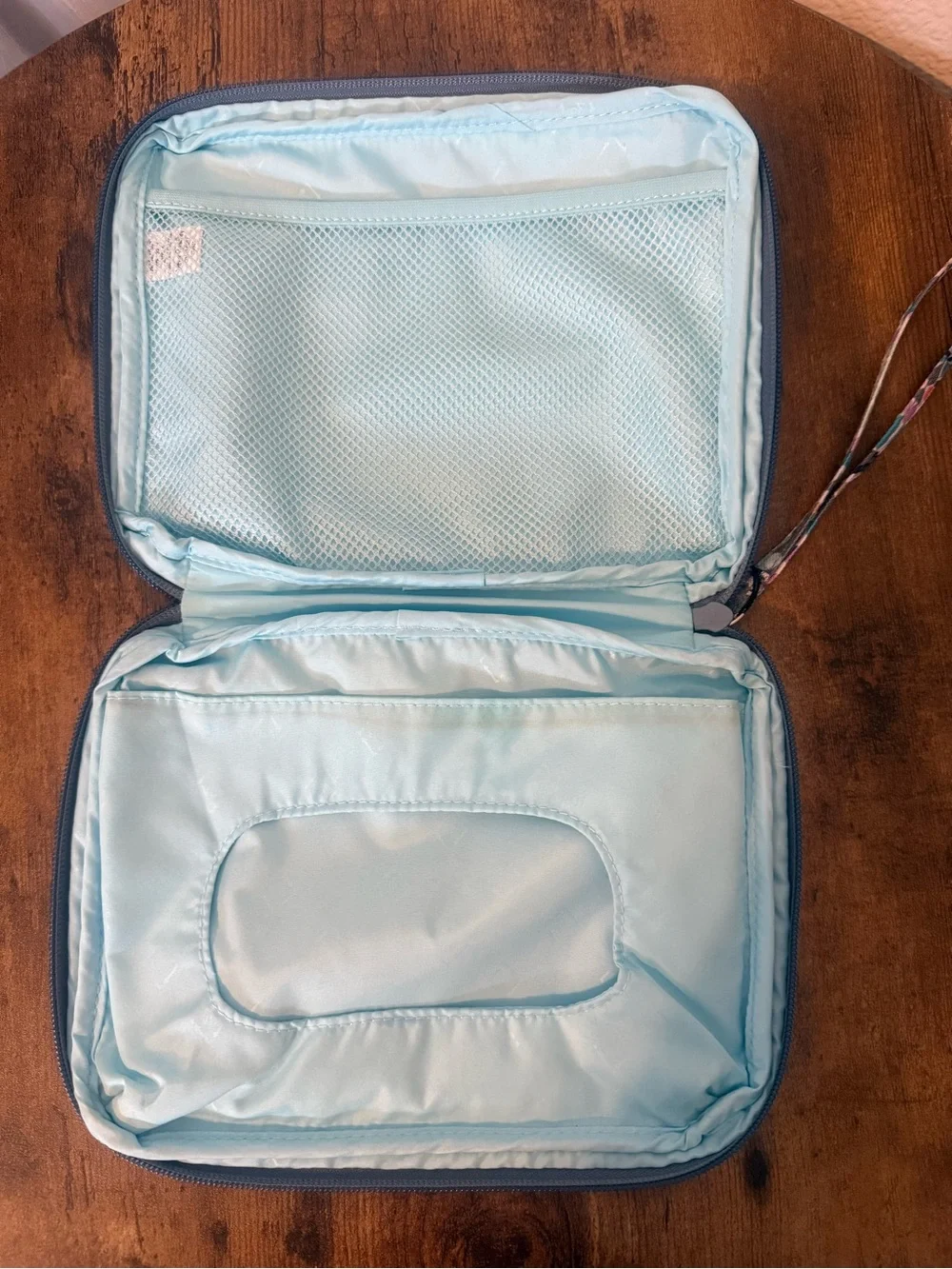 Vera Bradley Wipes Pouch Lighten Up Sunny Medallion MSRP $45